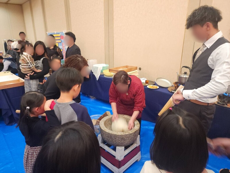 50周年祝賀祭の様子(餅つき)