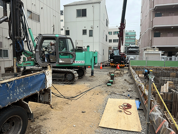 工事が隣接している様子