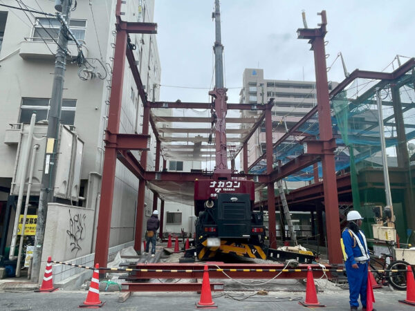 鉄骨が組みあがっていく様子