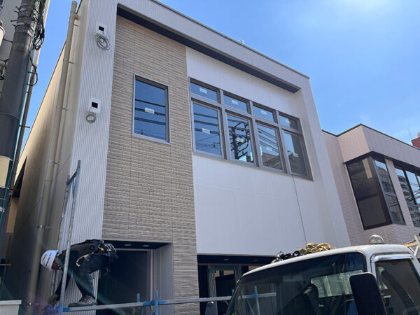 外壁が完成しつつある状態