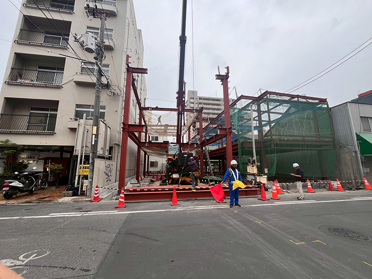 工事前の道路は警備員がしっかりと整備対応